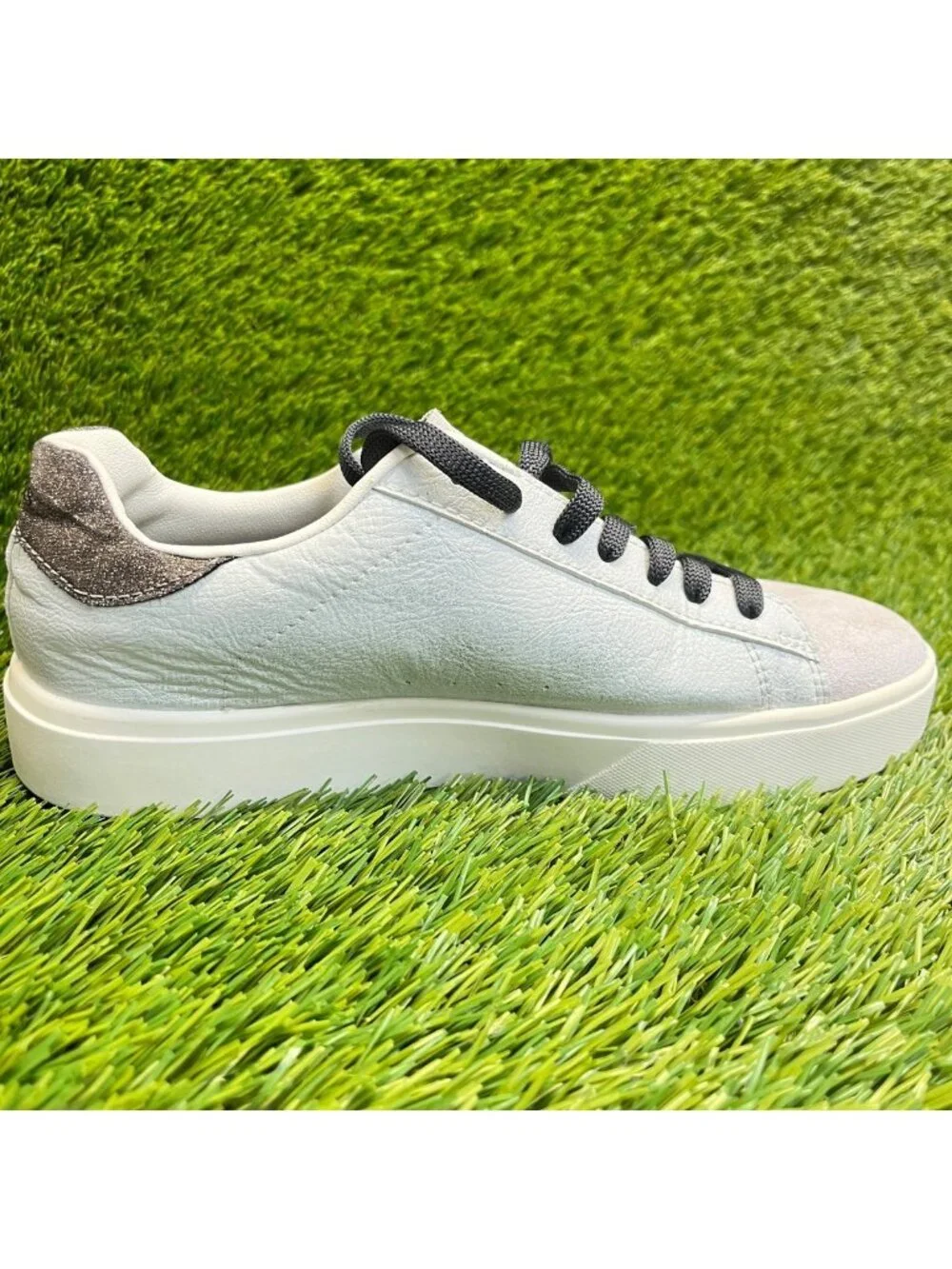 Skechers Eden LX Glimpse of Glitter Womens Size 7 Gray Athletic Shoes Sneakers